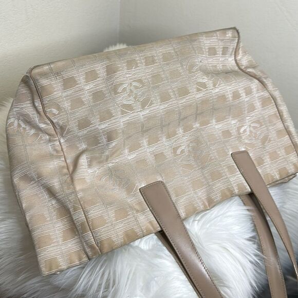 💯Authentic Chanel Tote Bag🍀 - Picture 9 of 15